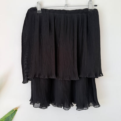 Ruby Size 8 Black Tiered Plisse Mini Skirt