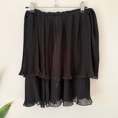 Ruby Size 8 Black Tiered Plisse Mini Skirt