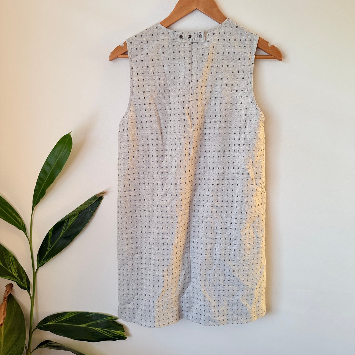 Huffer Grey Dot Jacquard Sleeveless Shift Dress Size 8