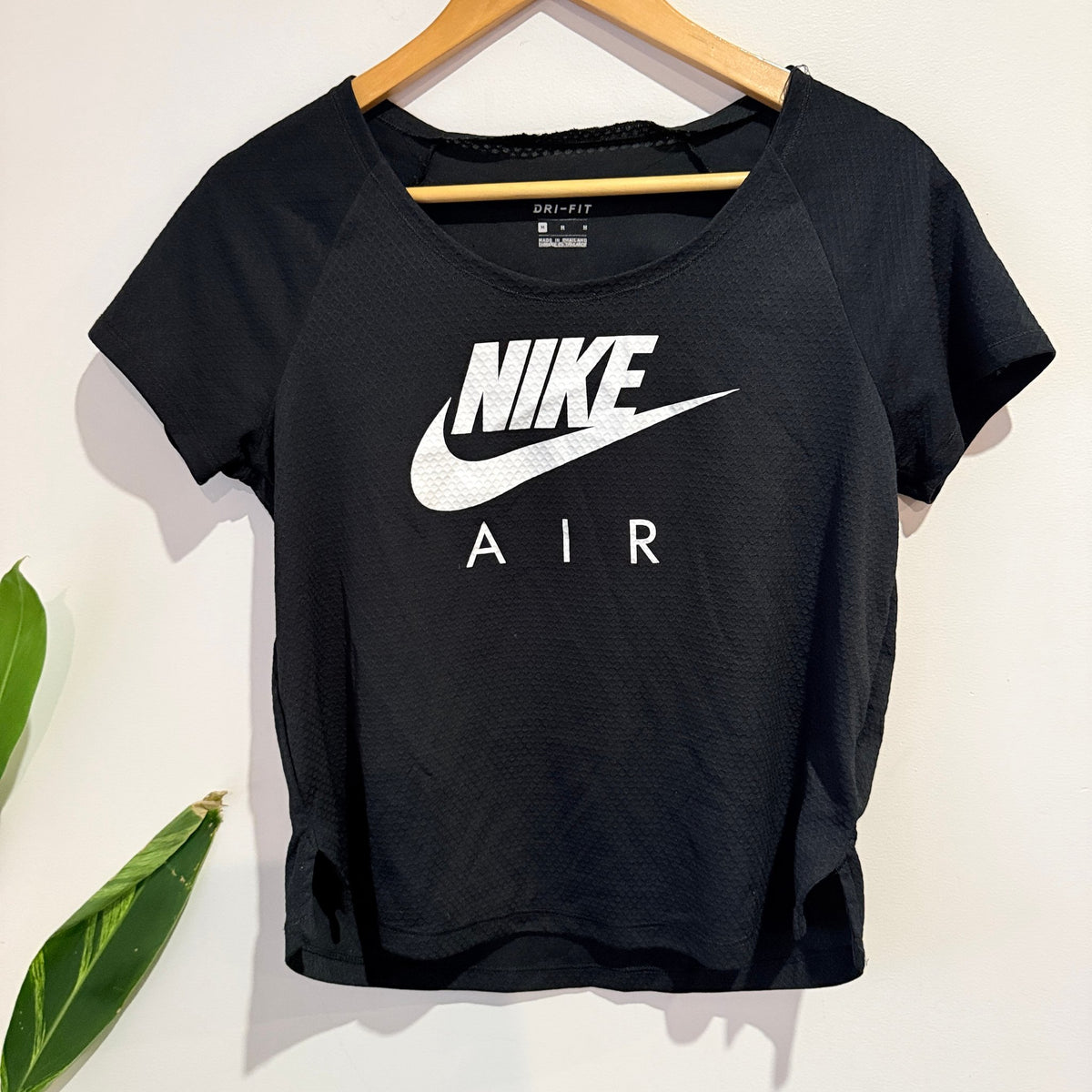Nike Air Dri-FIT Black Logo Running Tee Size M