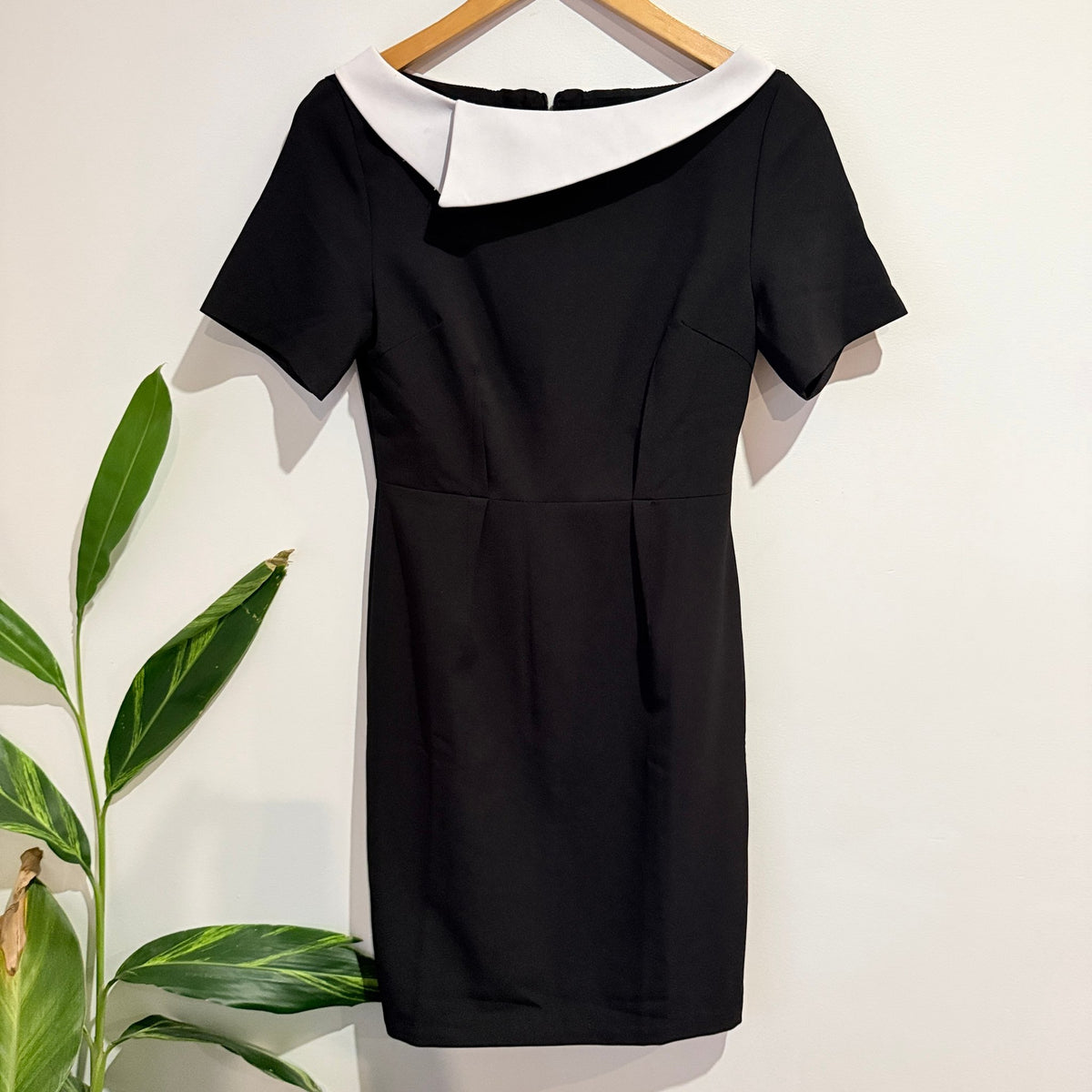 Marant Black Shift Dress with White Collar Size S | U/Arm to U/Arm 38cm