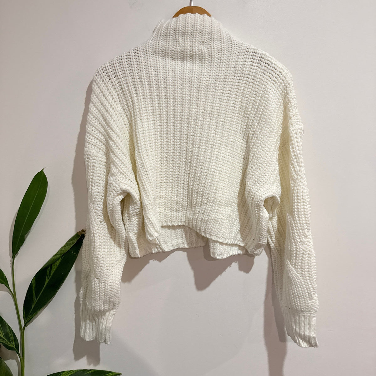Glassons White Chunky Cable Knit Cropped Jumper Size M