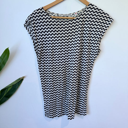 Country Road Black & Cream Chevron Print Tee Size XXS