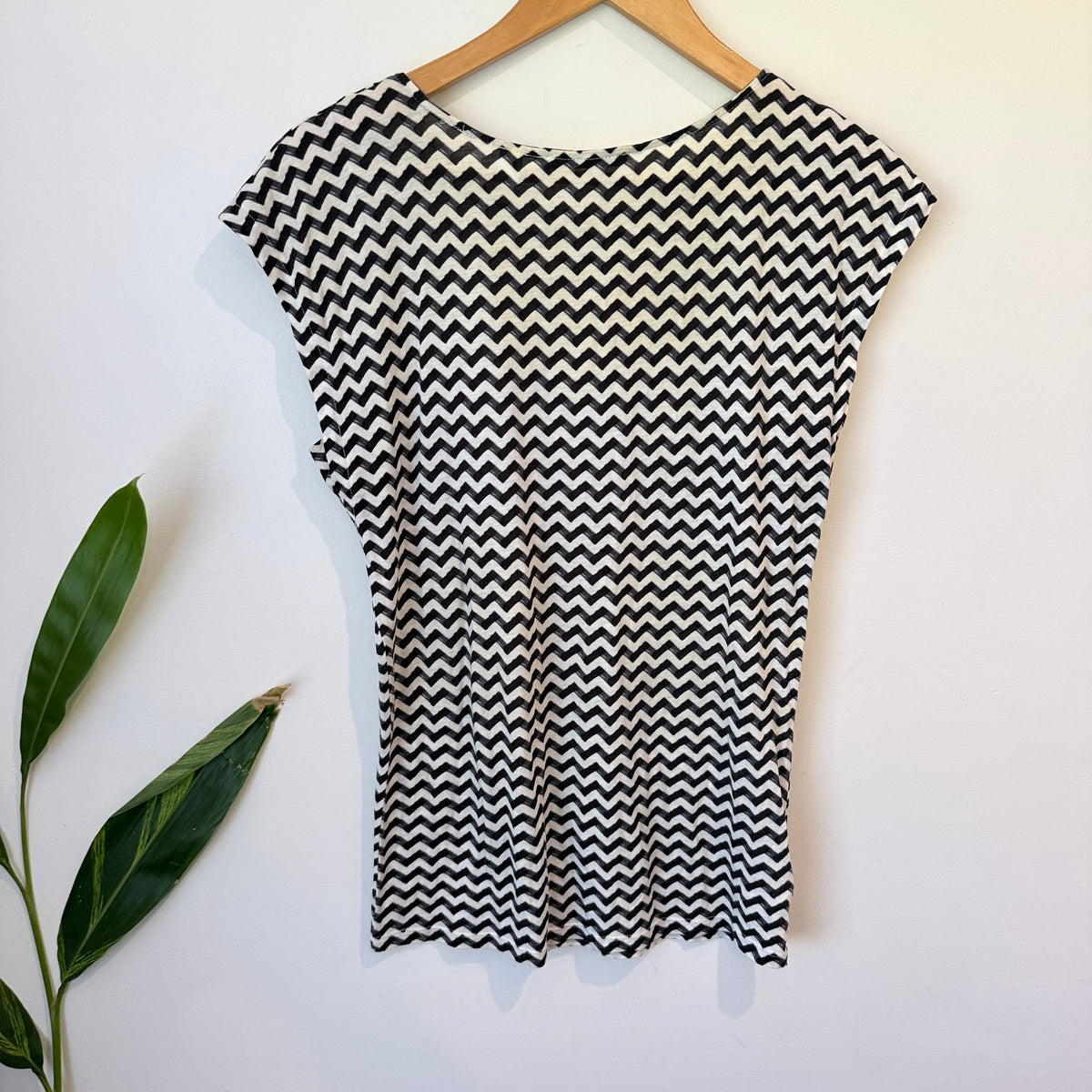 Country Road Black & Cream Chevron Print Tee Size XXS