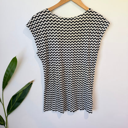 Country Road Black & Cream Chevron Print Tee Size XXS