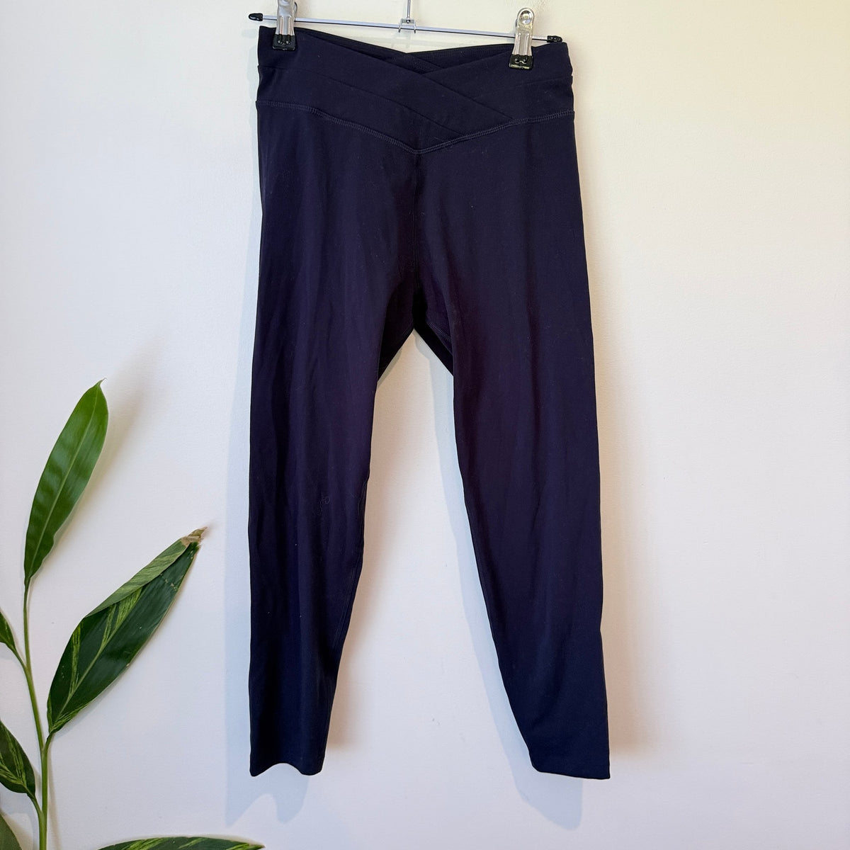 Lorna Jane Navy Cross Waist 7/8 Leggings Size S