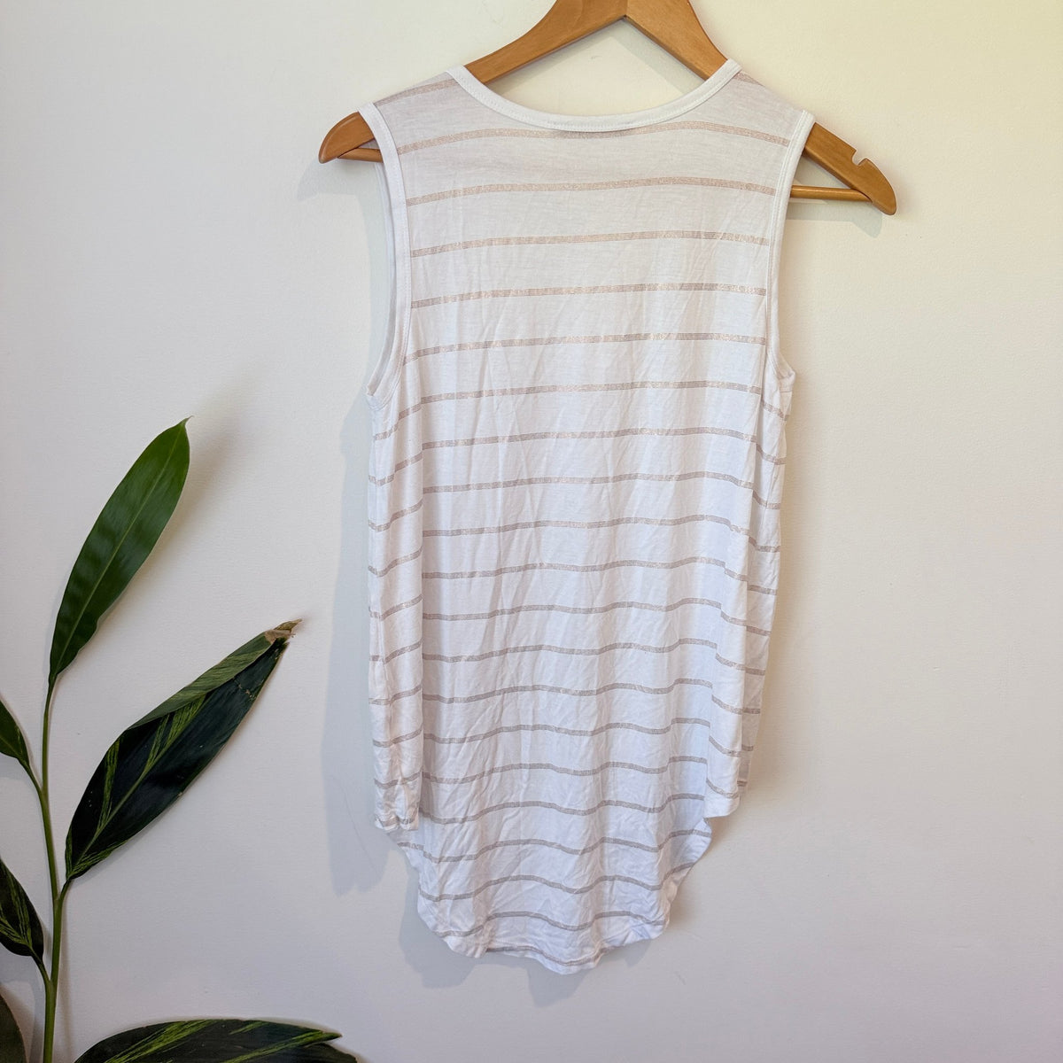 Betty Basics White Metallic Stripe Pocket Tank Size 8