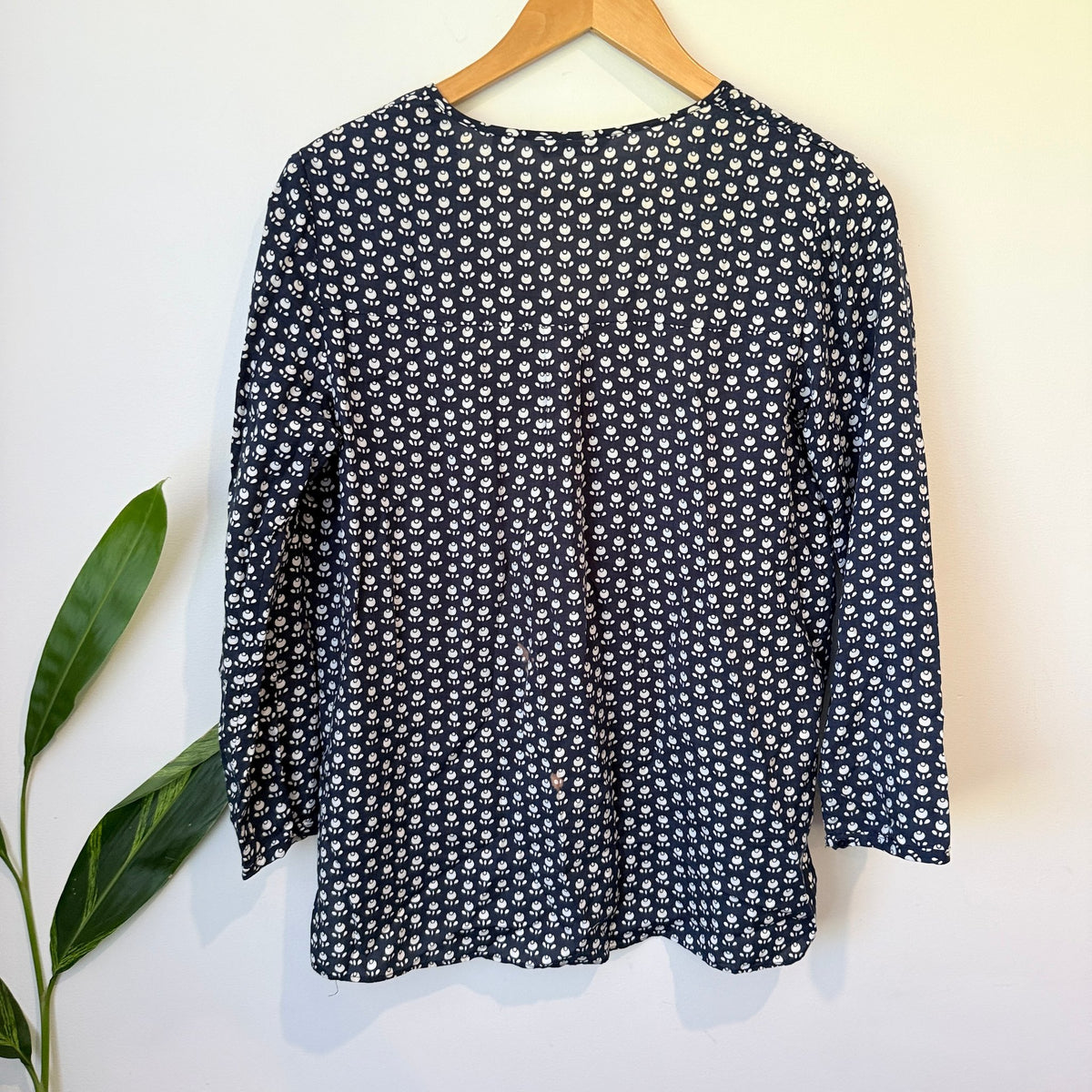 Country Road Navy Tulip Print Long Sleeve Blouse Size XXS
