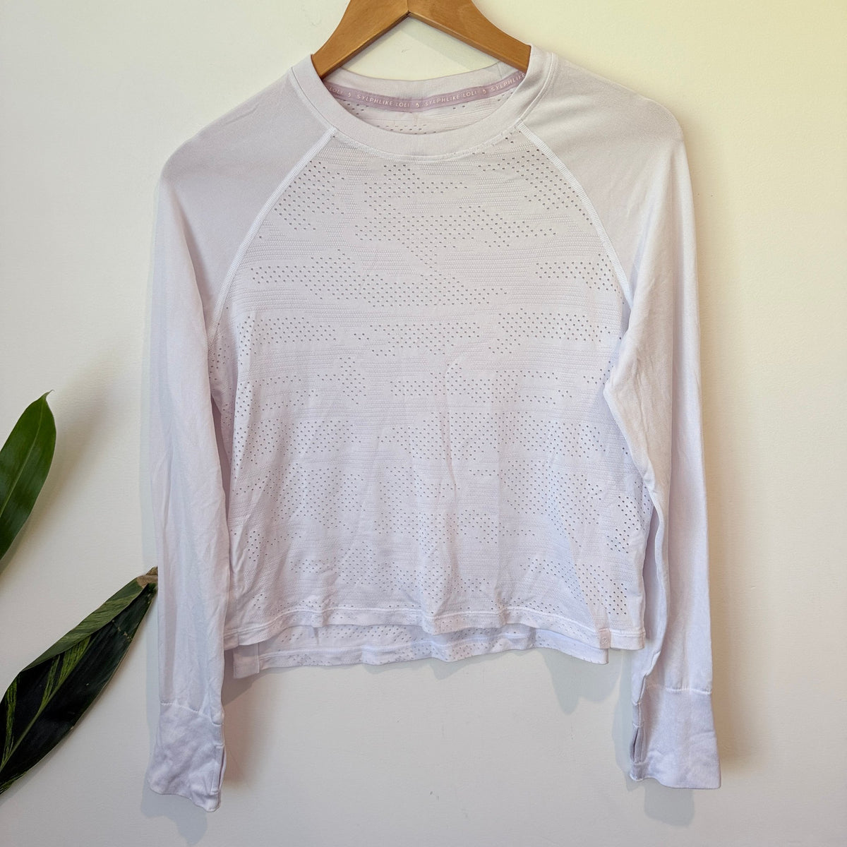 Sylphlike Loli White Perforated Long Sleeve Sports Top Size U/Arm to U/Arm 48cm