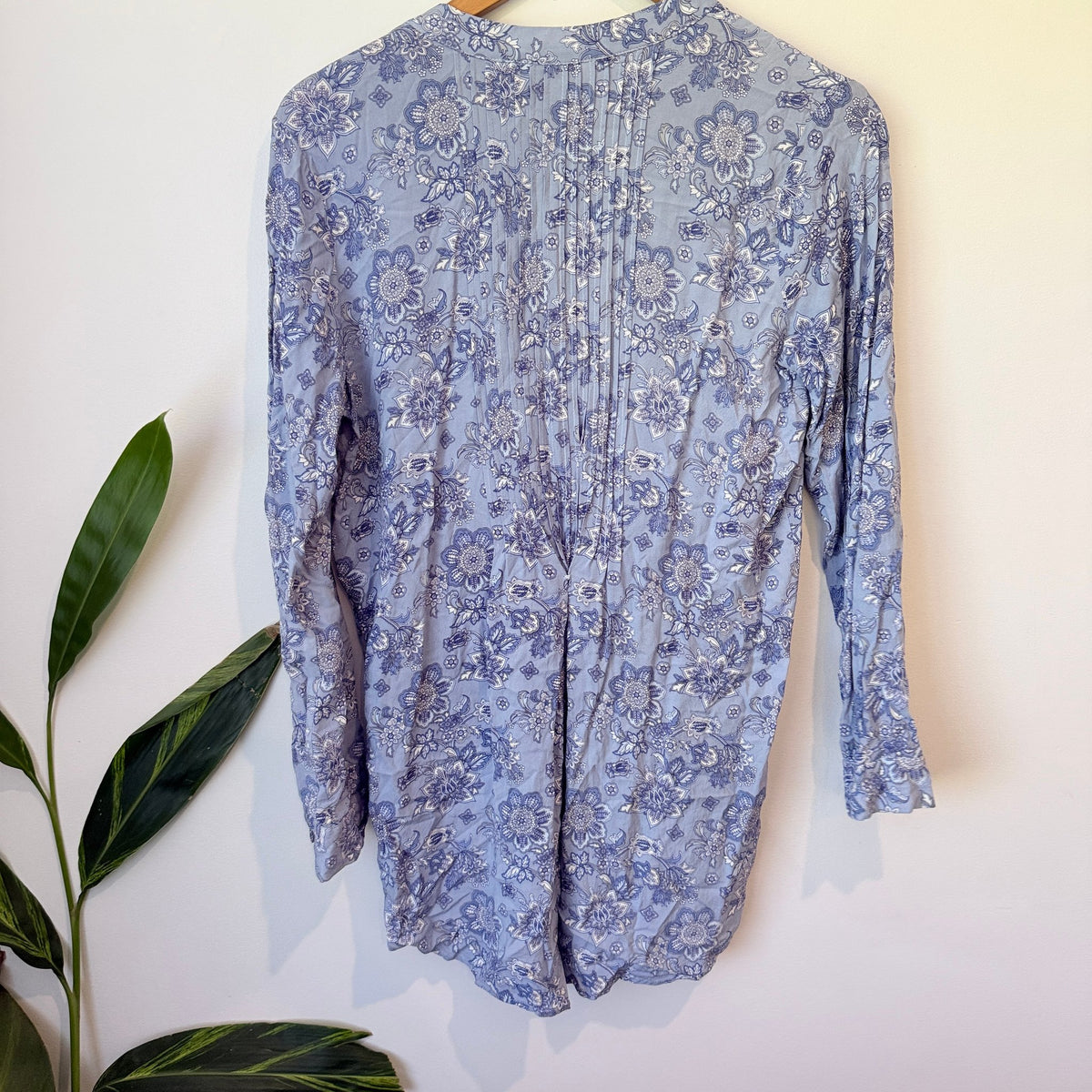 Blue Floral Print Pintuck Tunic Blouse Size 10
