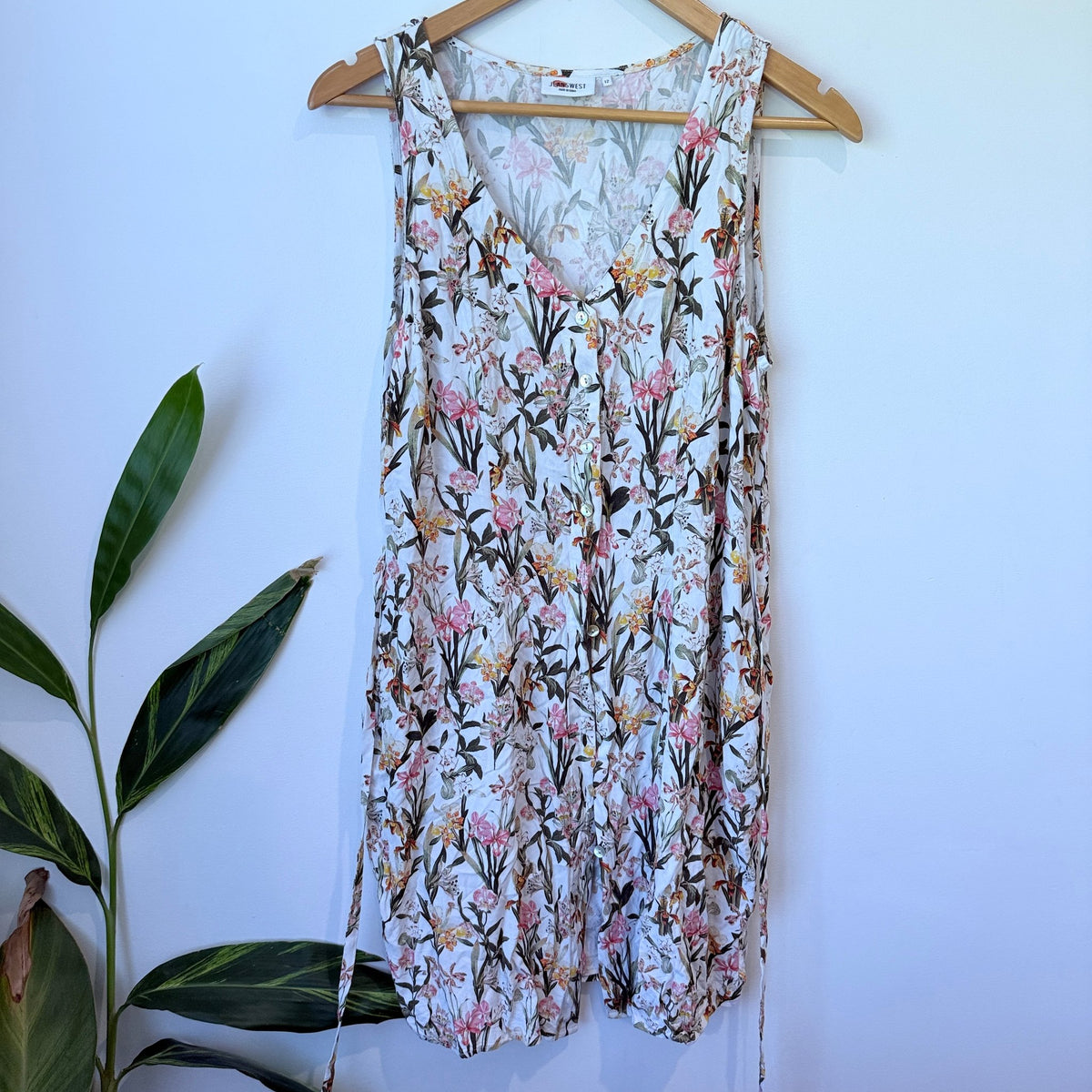 Jeanswest White Floral Button Front Sleeveless Dress Size 12