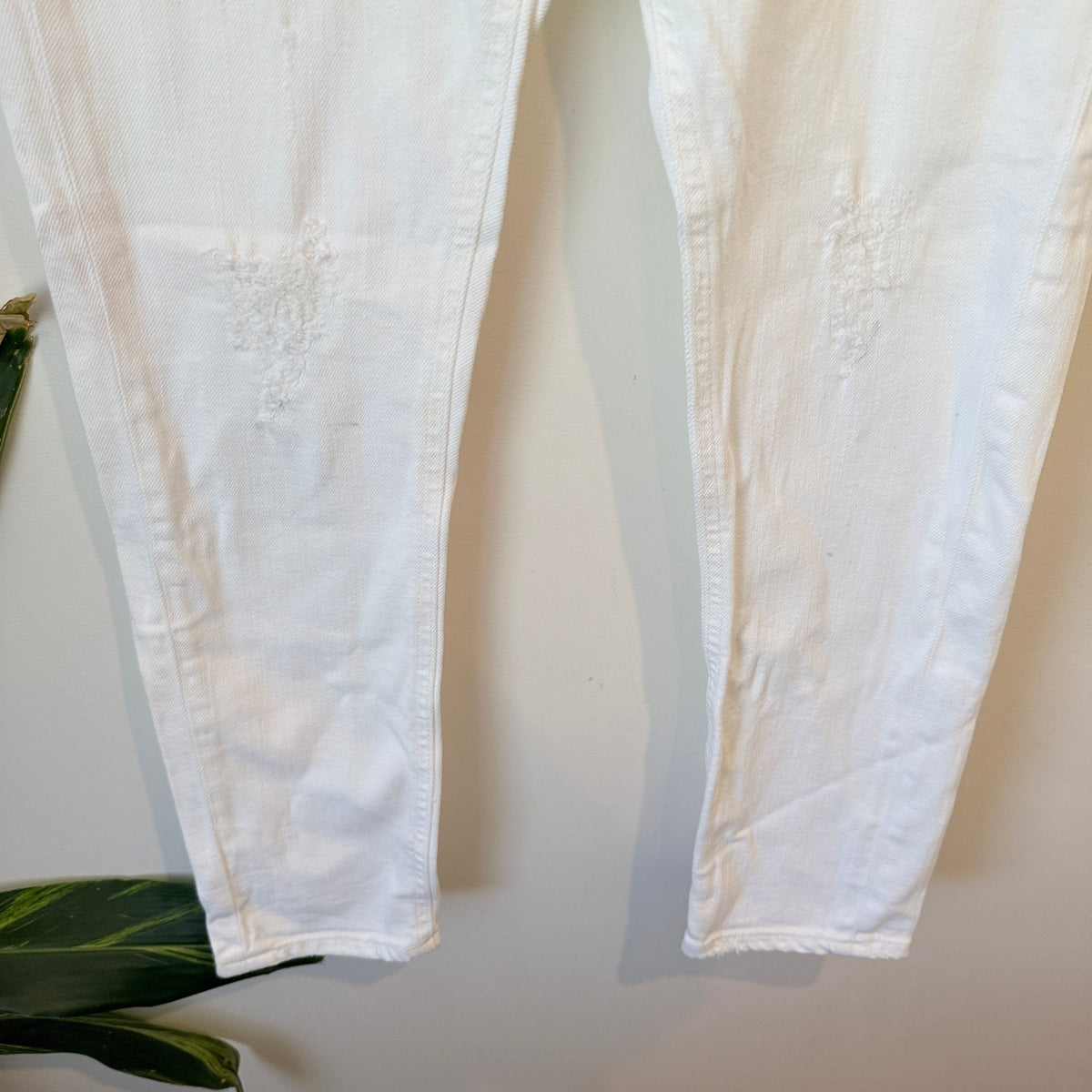 Nudie Jeans White Embroidered Patch Slim Jeans Size W26 L28