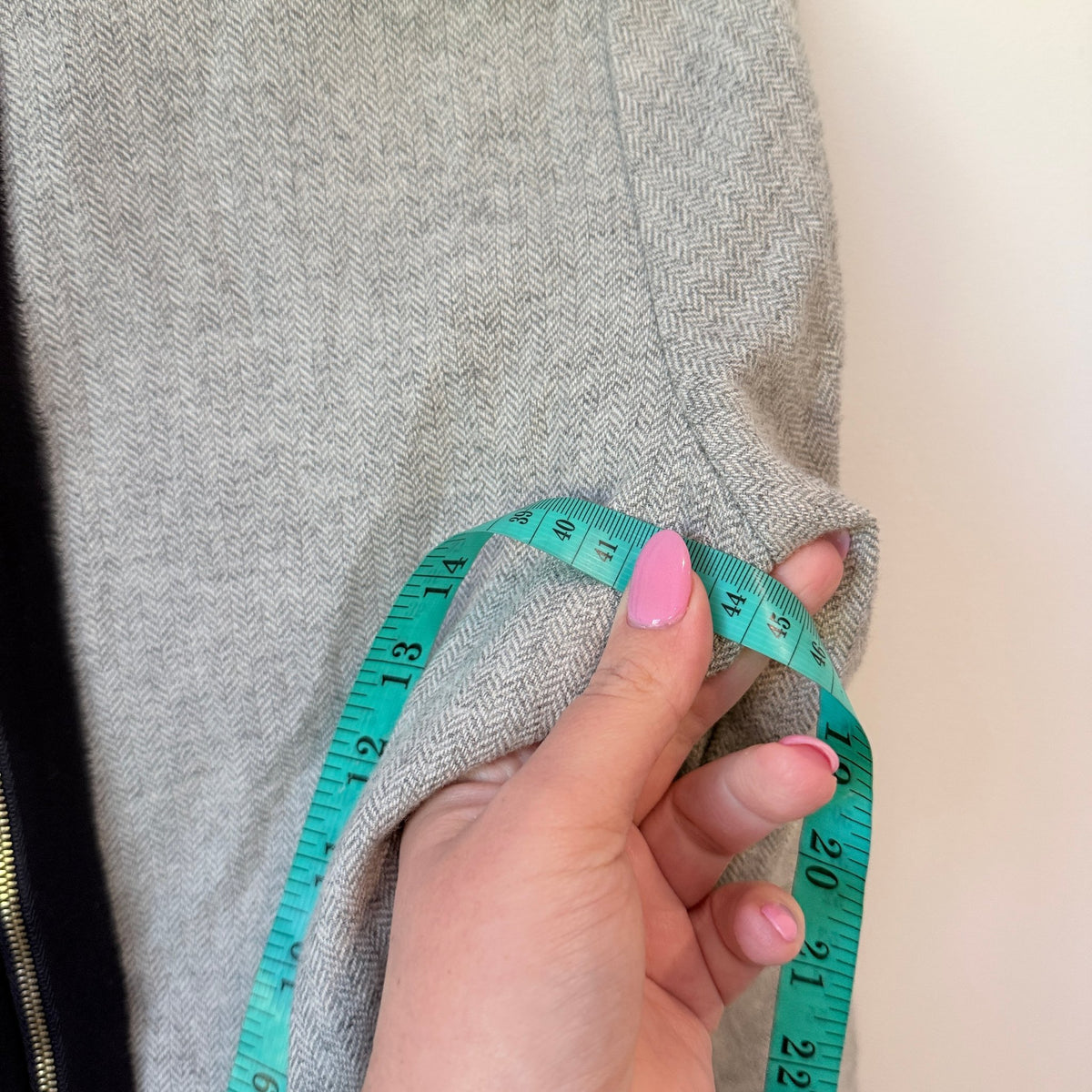 Vivienne Midow Grey Herringbone Sweatshirt with Chiffon Back Size 2 | U/Arm to U/Arm 42cm