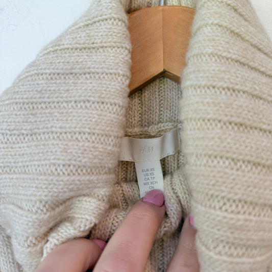 H&M Size XS Ribbed Knit Sleeveless Roll Neck Top