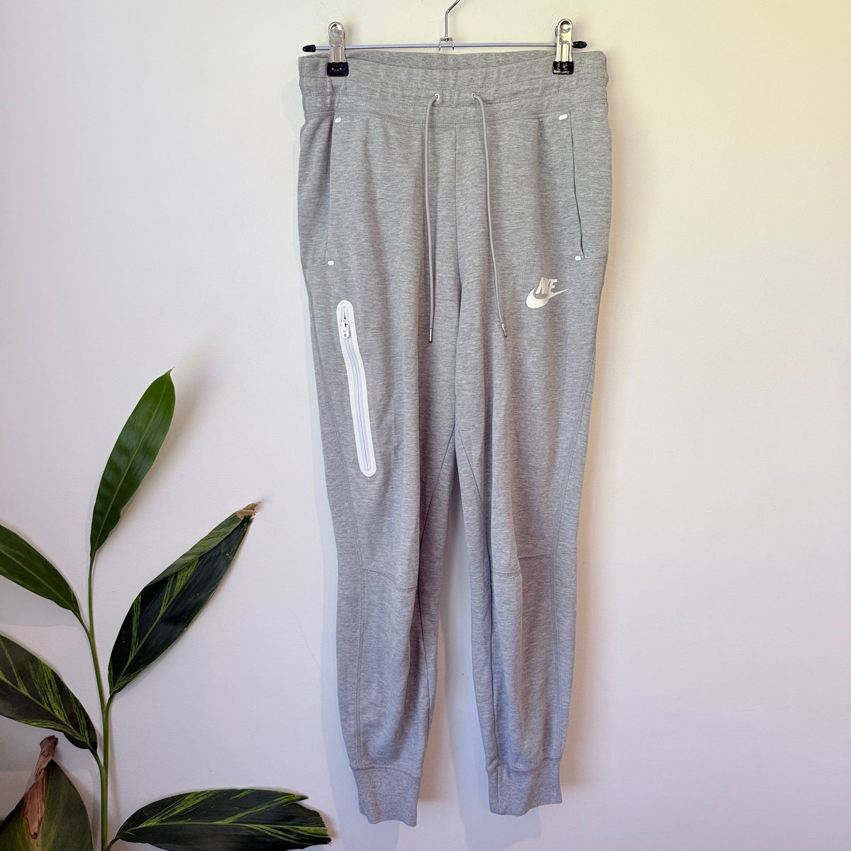 Nike Size XS Tech Fleece Joggers