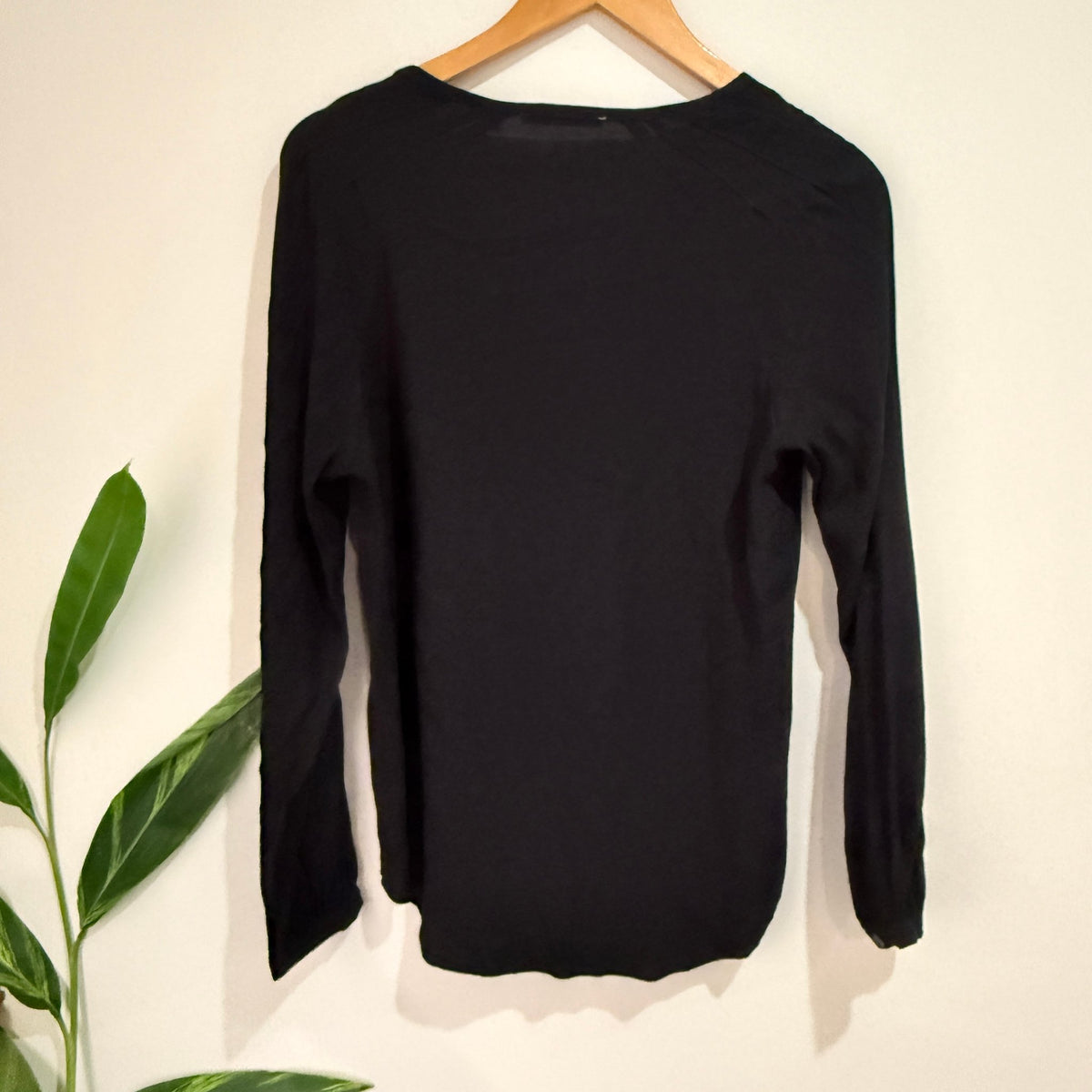 Trenery Size S V-Neck Long Sleeve Top