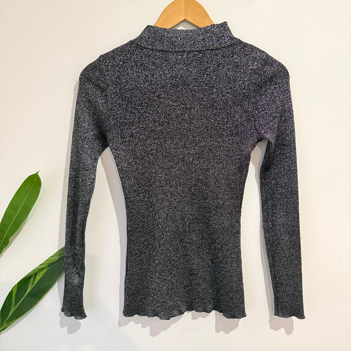 Brand Unknown Size U/Arm to U/Arm 35cm Metallic Knit Mock Neck Top