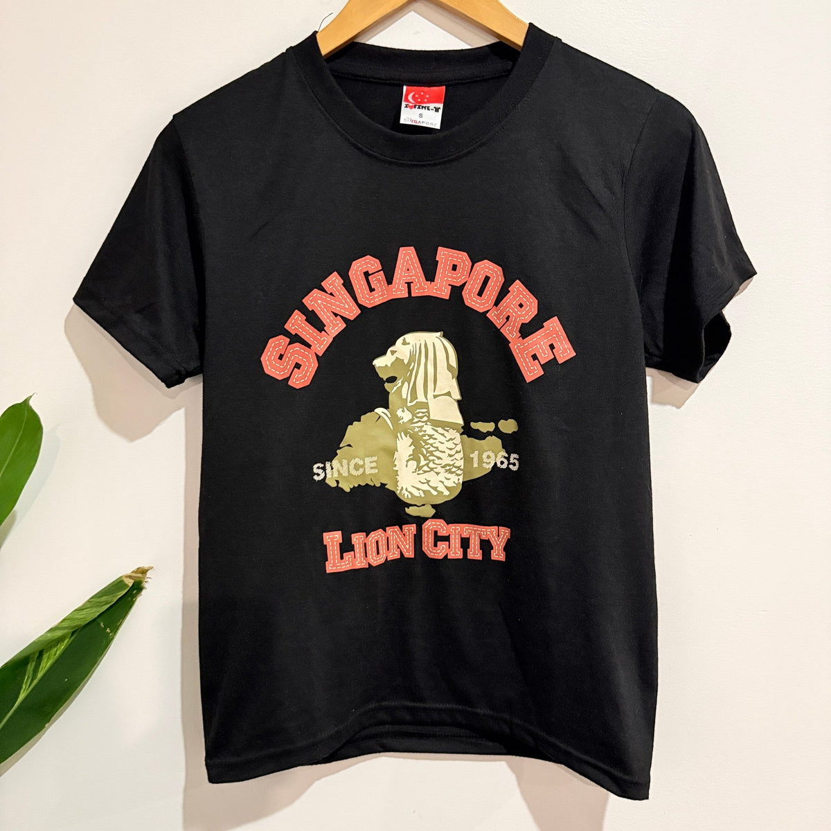 Brand Unknown Size S Singapore Lion City Graphic Tee