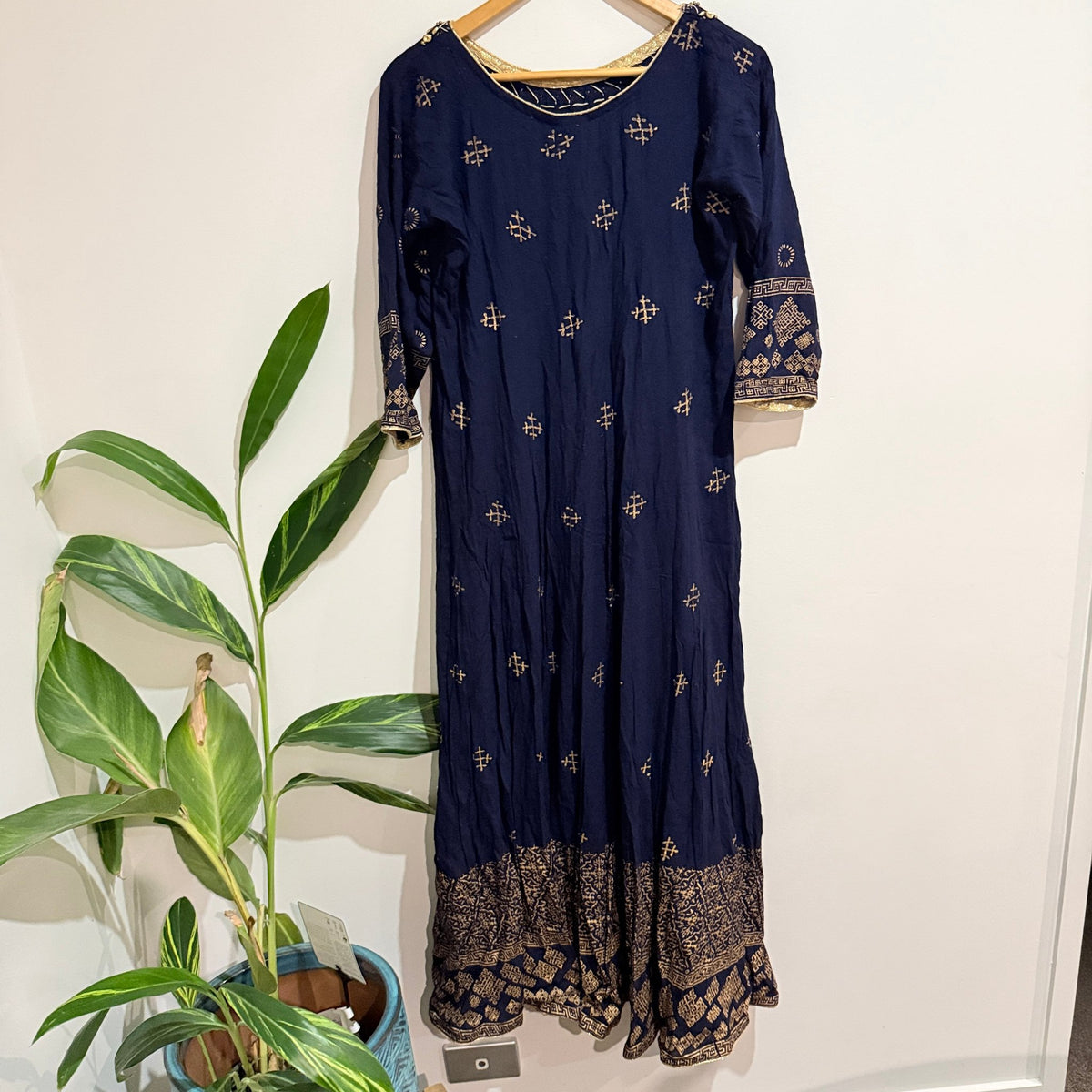 Brand Unknown Size U/Arm to U/Arm 50cm Gold Print Maxi Kurta Dress