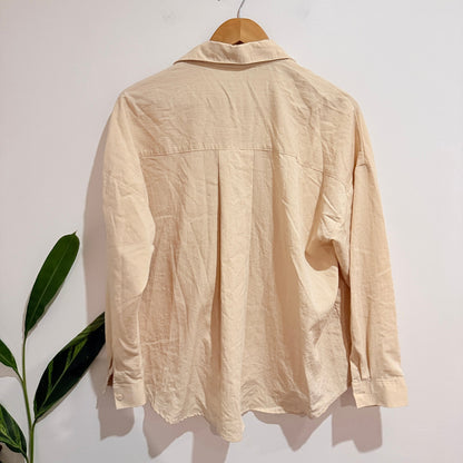 By Jolie Size M | U/Arm to U/Arm 61cm Oversized Shirt