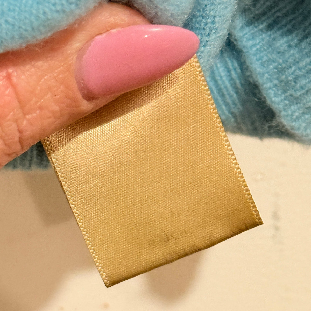 Brand Unknown Size U/Arm to U/Arm 44cm Fluffy Knit Crew Neck Jumper