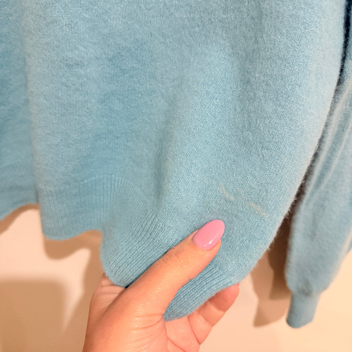 Brand Unknown Size U/Arm to U/Arm 44cm Fluffy Knit Crew Neck Jumper