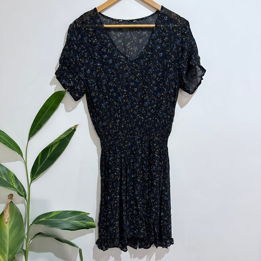 Max Size U/Arm to U/Arm 45cm Ditsy Floral V-Neck Mini Dress