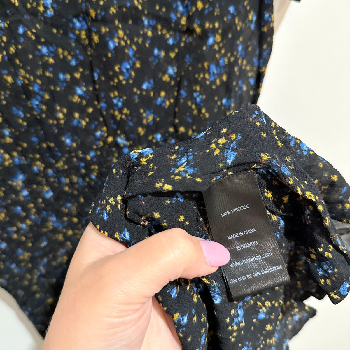 Max Size U/Arm to U/Arm 45cm Ditsy Floral V-Neck Mini Dress