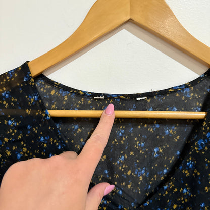 Max Size U/Arm to U/Arm 45cm Ditsy Floral V-Neck Mini Dress