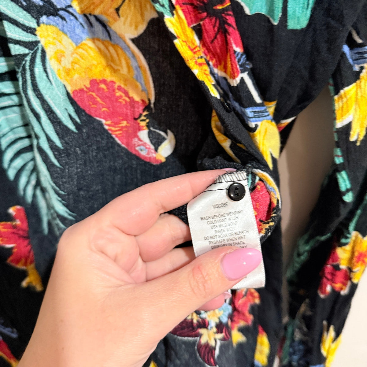 Anthem Black Tropical Parrot Print Shirt Size 14