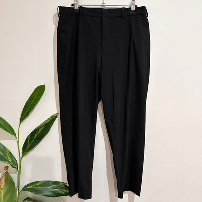 Uniqlo Black Tapered Trousers Size M | Waist 30-33 inch