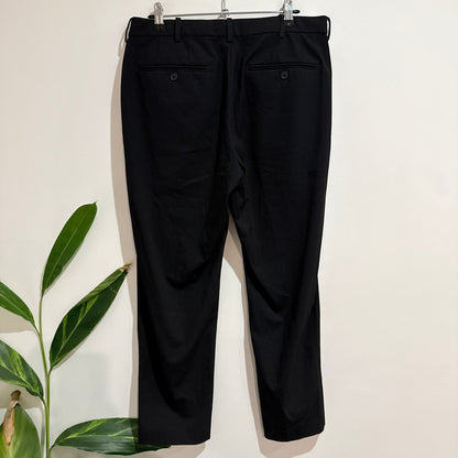 Uniqlo Black Tapered Trousers Size M | Waist 30-33 inch