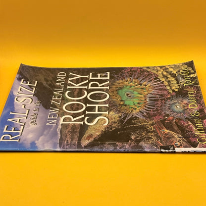 Real-Size Guide to the New Zealand Rocky Shore by Gillian and Darryl Torckler