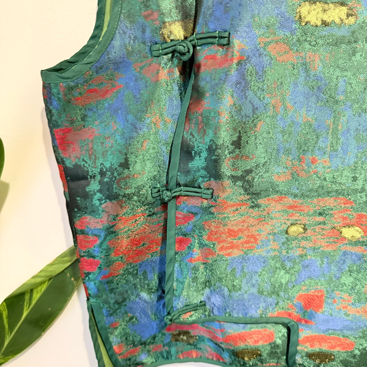 Brand Unknown Size U/Arm to U/Arm 54cm Jacquard Waist Coat