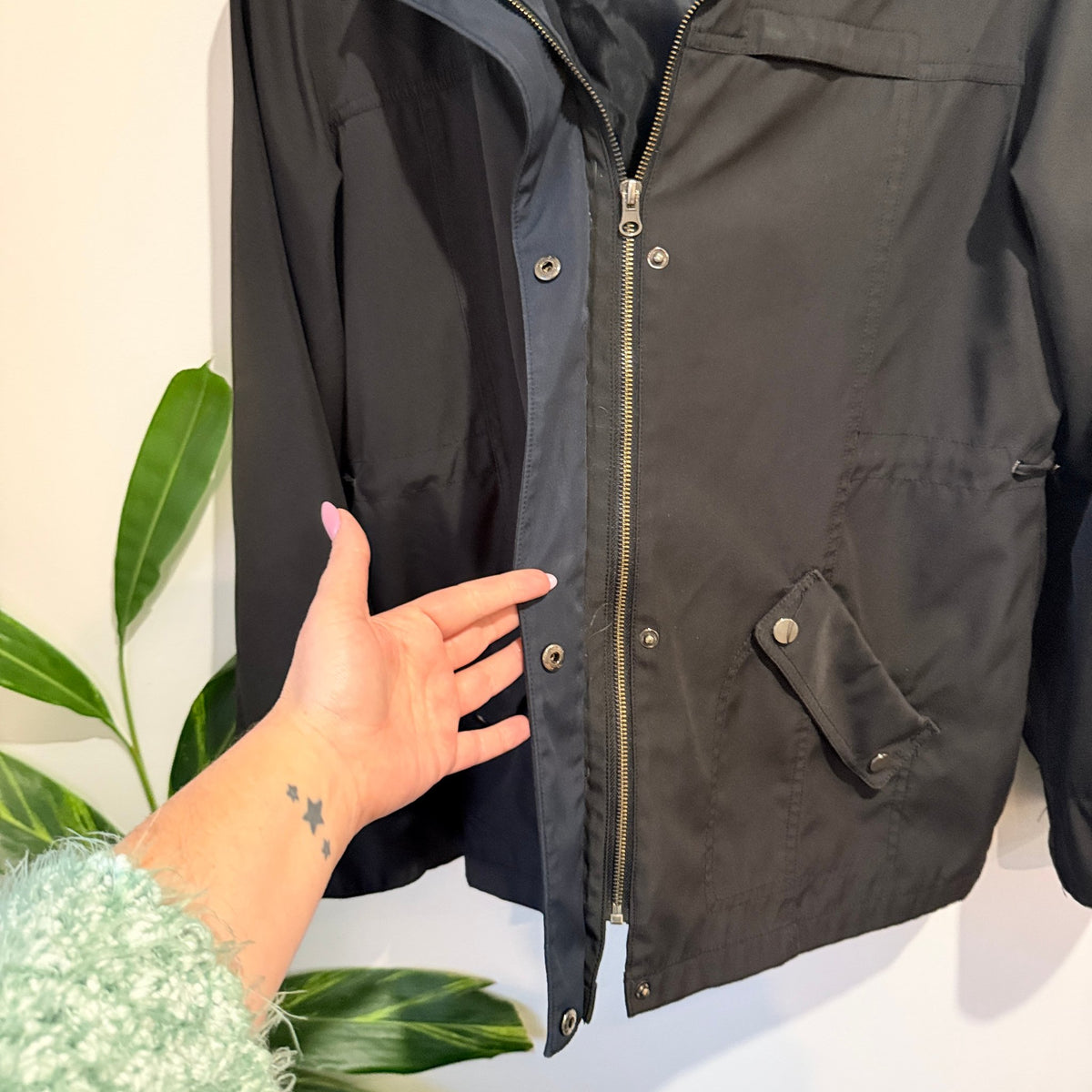 Brand Unknown Size U/Arm to U/Arm 57cm Zip Up Utility Jacket