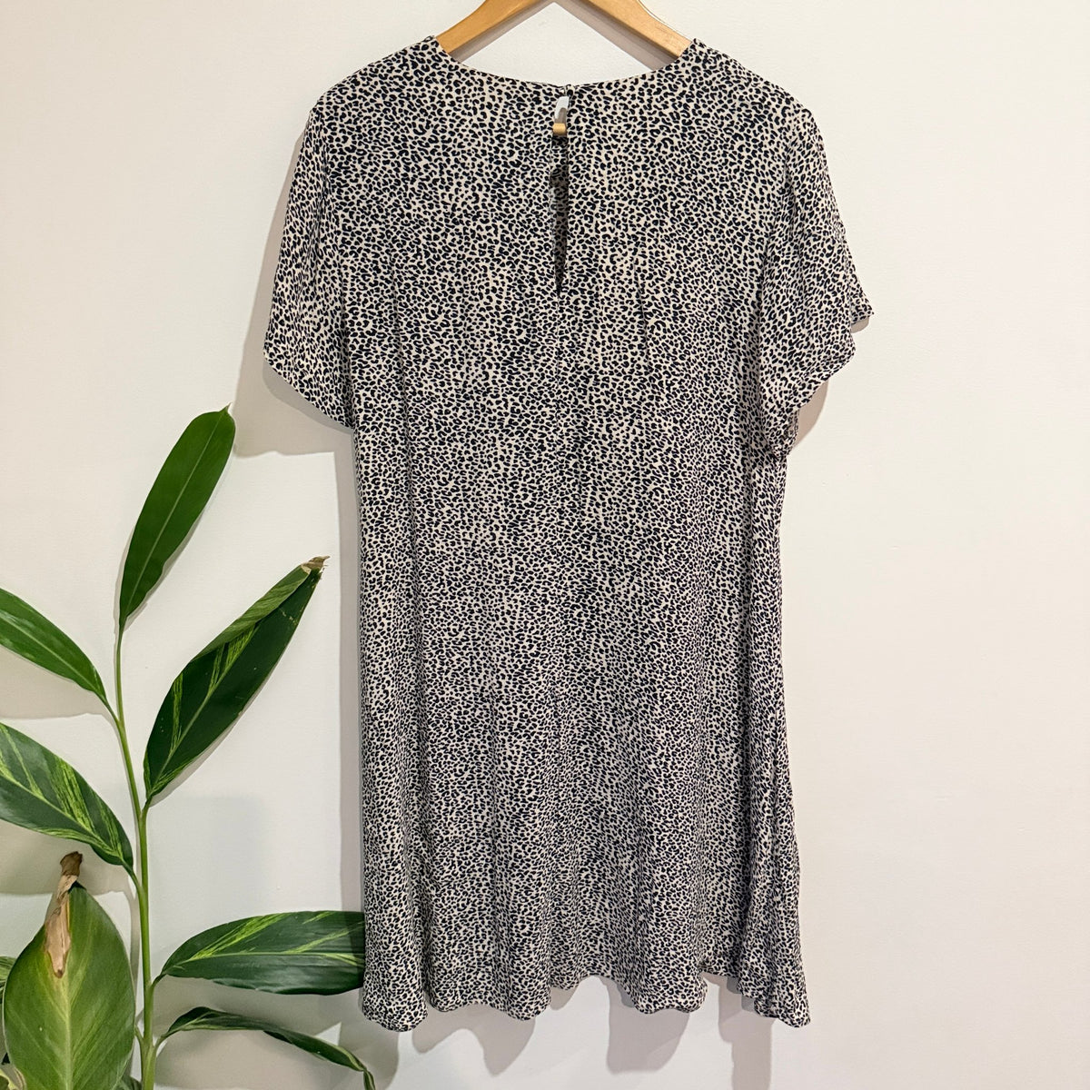 Max Size 12 Leopard Print Short Sleeve Shift Dress