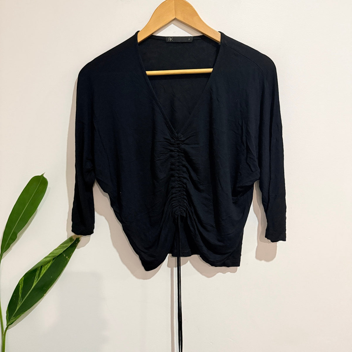 AK Size S | U/Arm to U/Arm 50cm Ruched Tie Front Batwing Top
