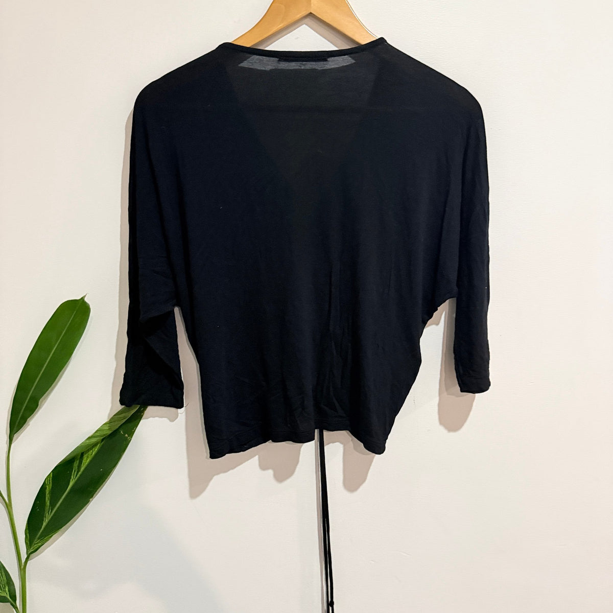AK Size S | U/Arm to U/Arm 50cm Ruched Tie Front Batwing Top