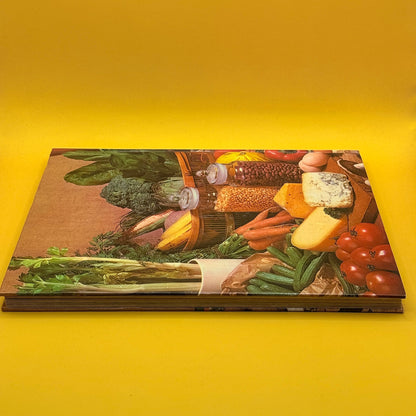 Weight Watchers Cookbook: Over 250 New Recipes by Weight Watchers (1978)