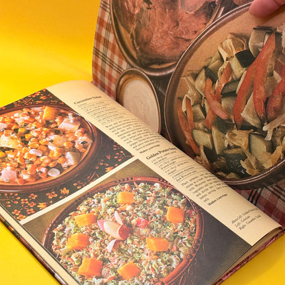 Weight Watchers Cookbook: Over 250 New Recipes by Weight Watchers (1978)