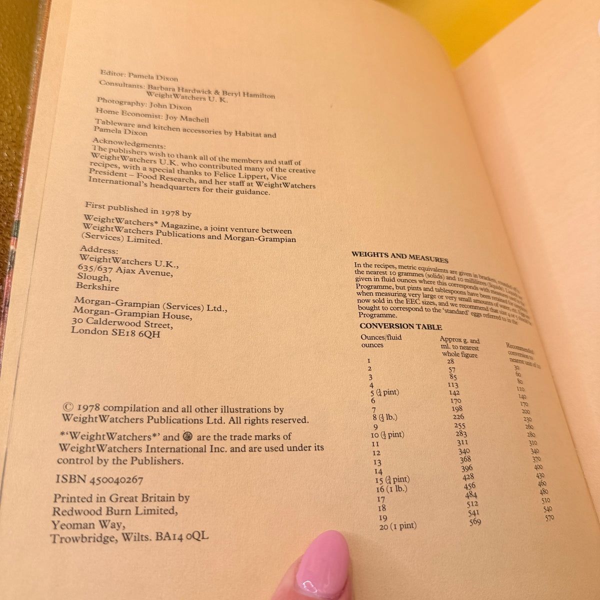 Weight Watchers Cookbook: Over 250 New Recipes by Weight Watchers (1978)