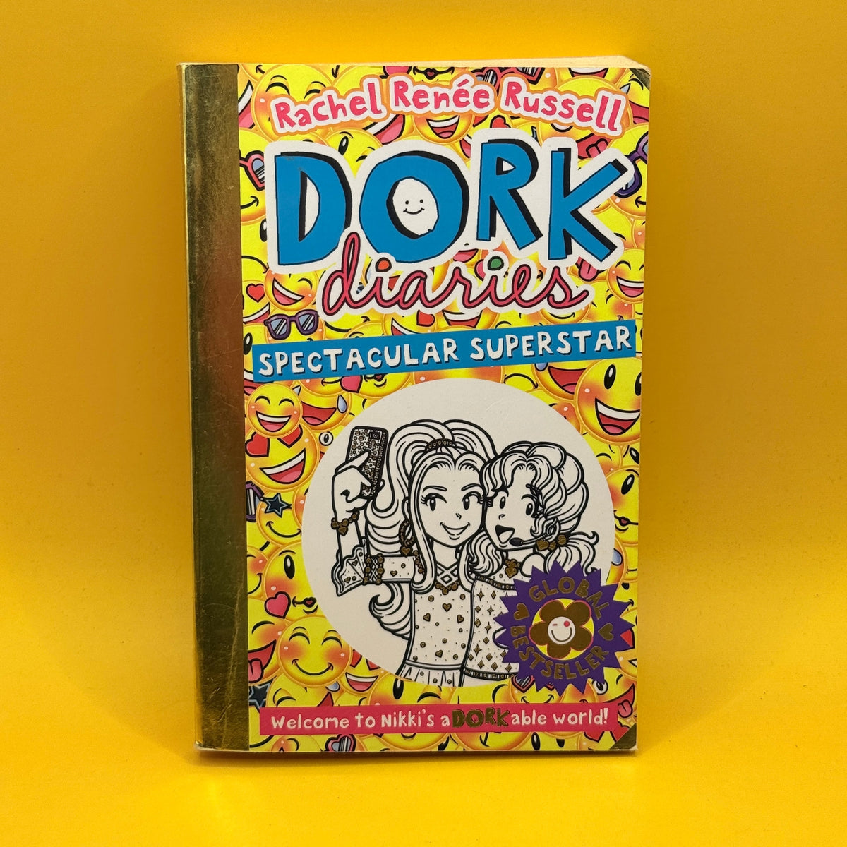 Dork Diaries: Spectacular Superstar by Rachel Renée Russell