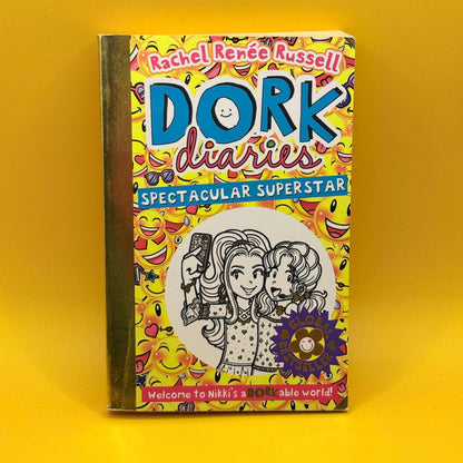 Dork Diaries: Spectacular Superstar by Rachel Renée Russell