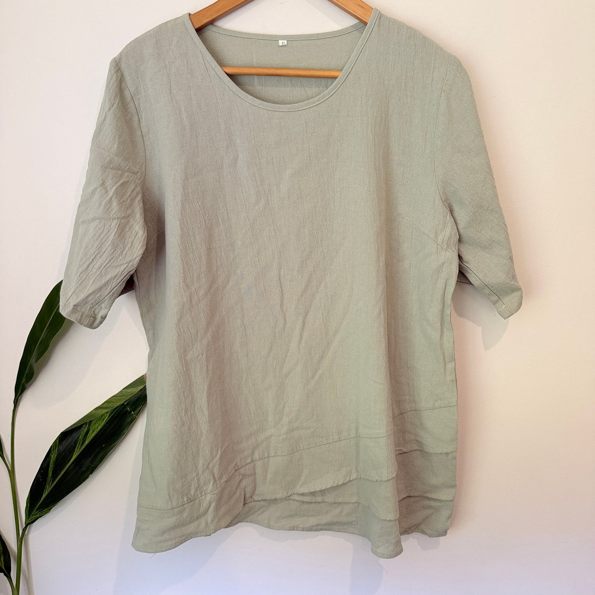 Brand Unknown Size XL | U/Arm to U/Arm 55cm Cotton Short Sleeve Top