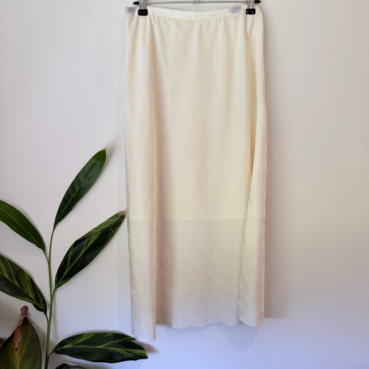 Brand Unknown Size L | Waist 66cm Satin Jacquard Midi Skirt