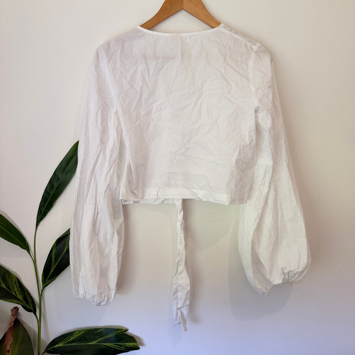 Nelly Size 38 Tie Front Balloon Sleeve Crop Blouse