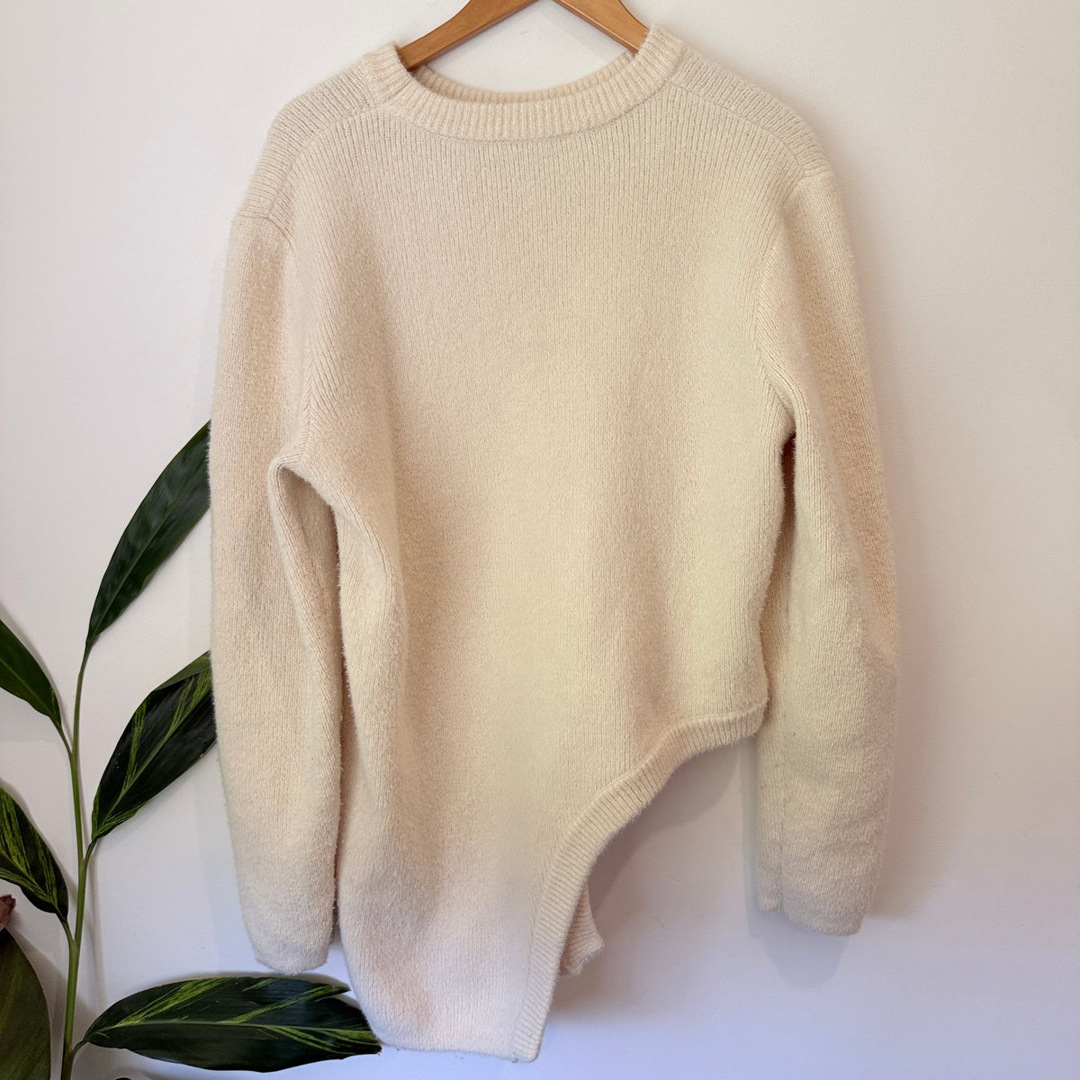 QXC Size M Asymmetric Knit Long Sleeve Top