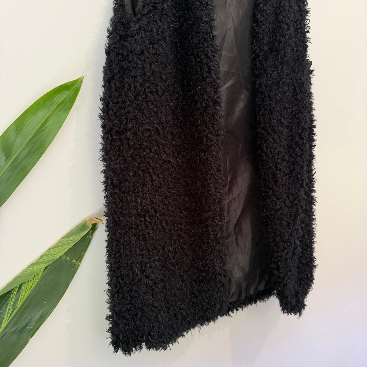 Brand Unknown Size U/Arm to U/Arm 50cm Teddy Fleece Open Front Vest