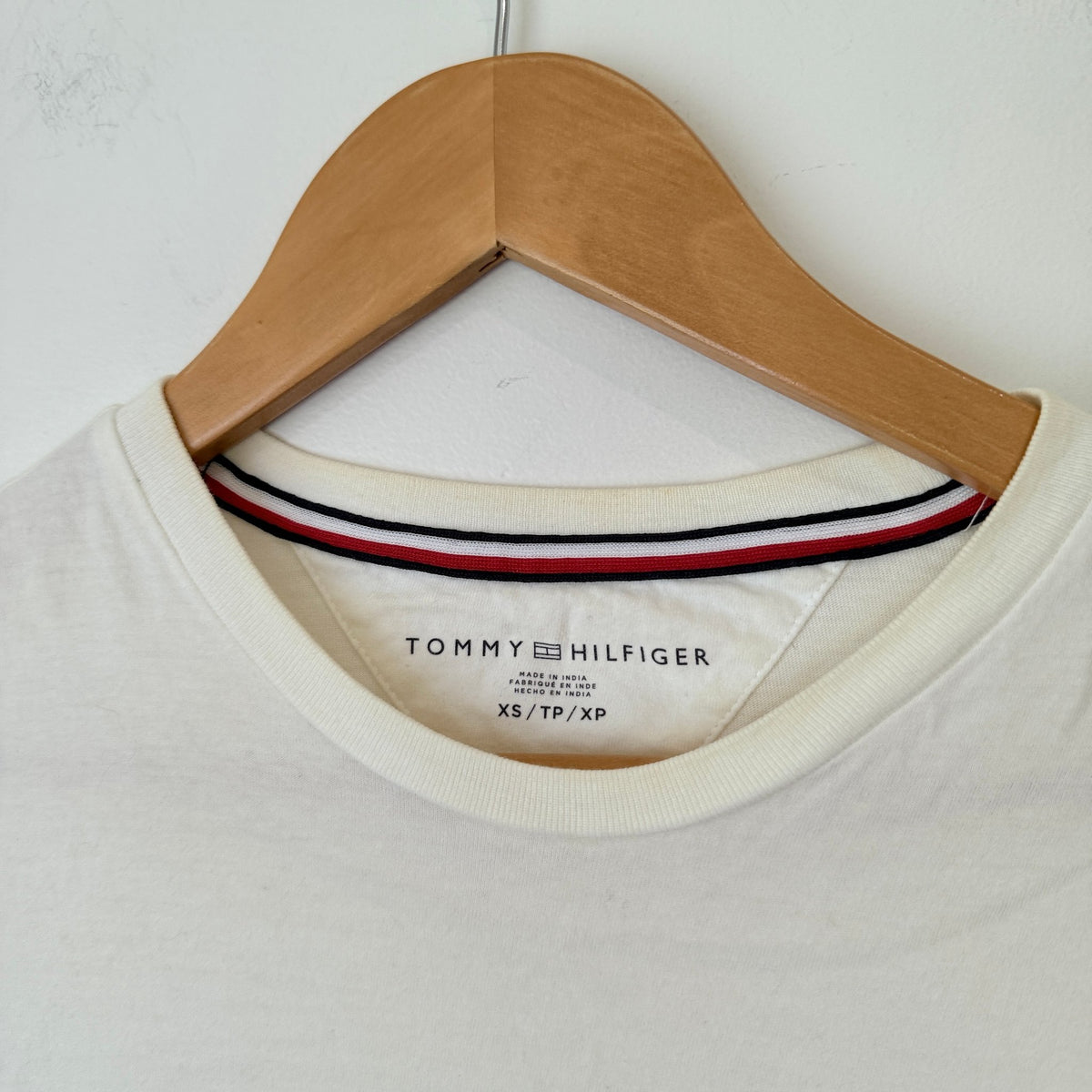 Tommy Hilfiger Size XS Logo Crew Neck Tee