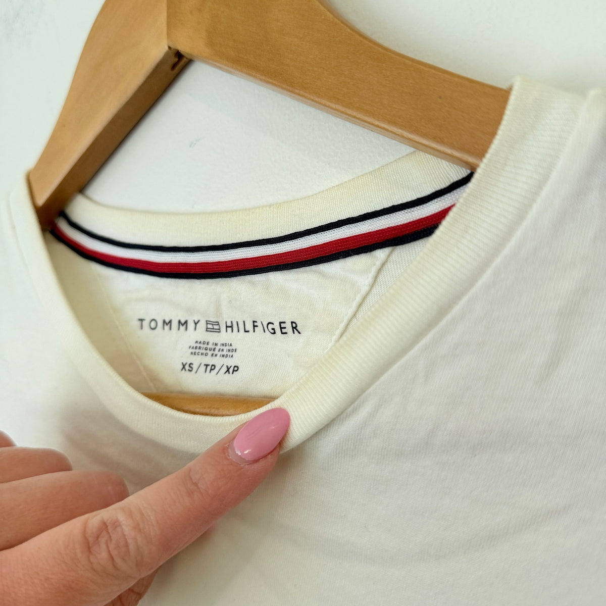 Tommy Hilfiger Size XS Logo Crew Neck Tee